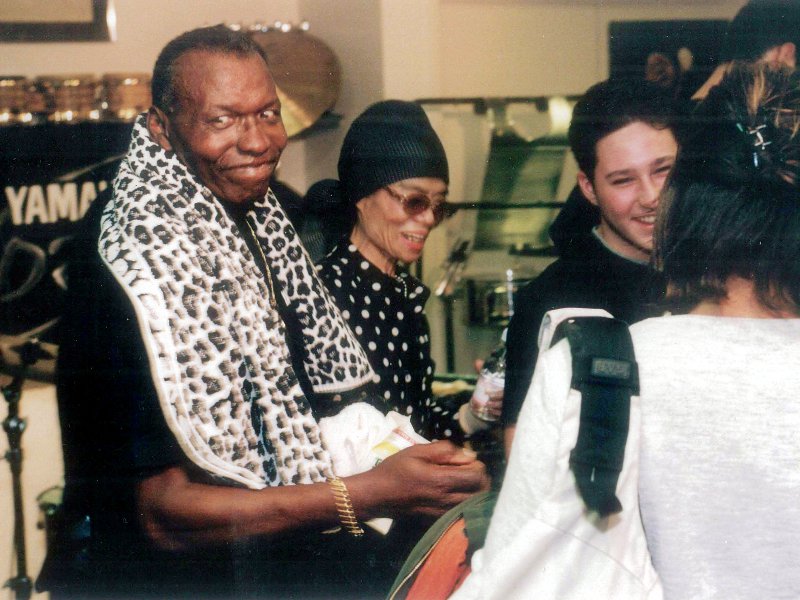 Elvin Jones with Keiko at Drummers World clinic in 2001